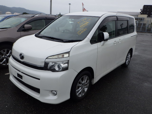 TOYOTA VOXY 2012 PACKAGE X LIMITED EDITION 